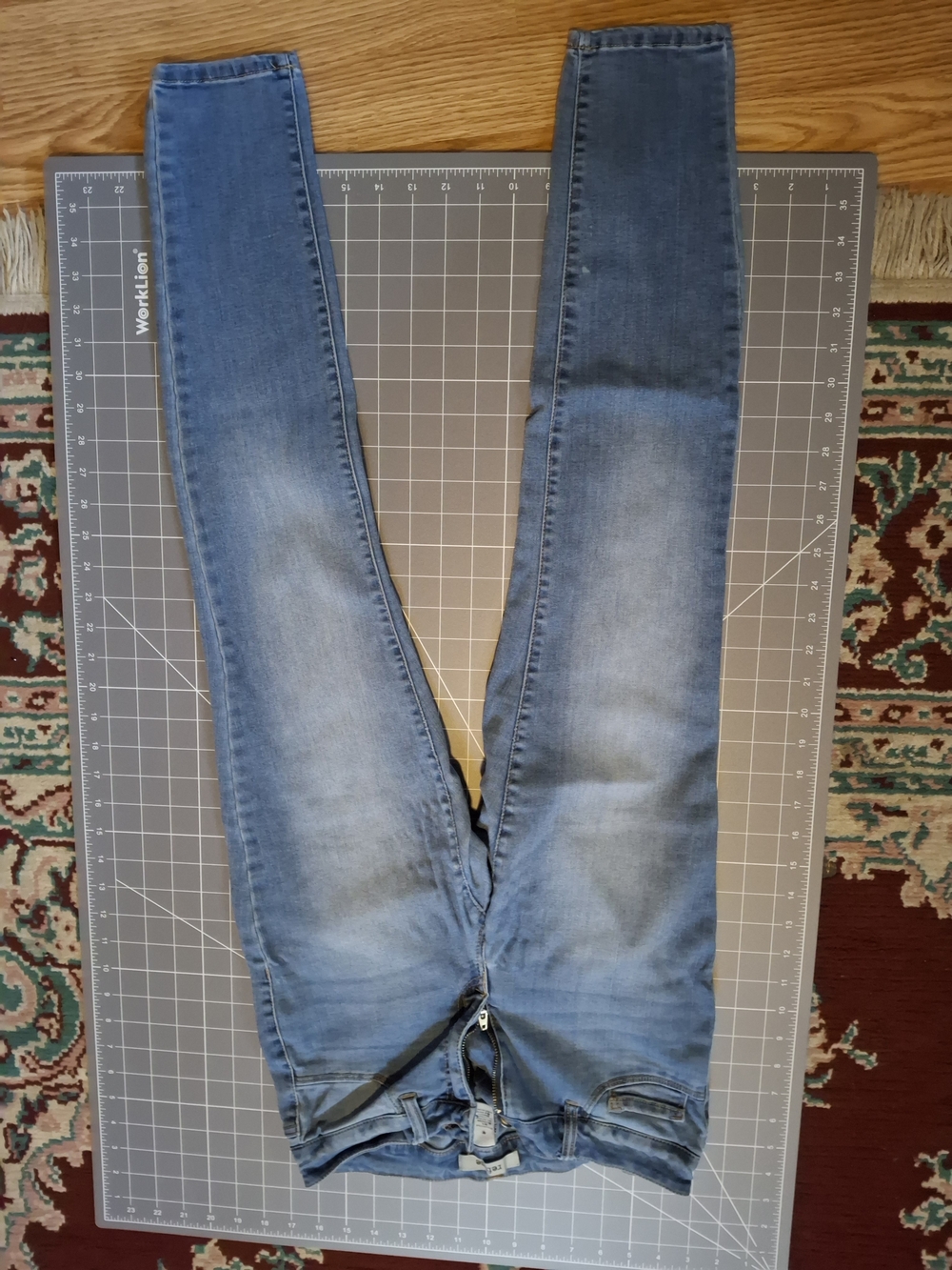 Refuge Light Wash Stretch Denim Jeans Size 8 (CFD 087)